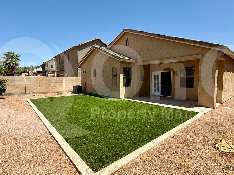 4502 E Oxford Ln — Photo 21