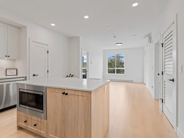 19979 76th Ave #415, Langley, BC V2Y 3V2