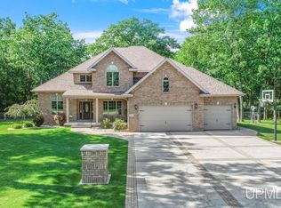 7695 Tipperary Rd, Gladstone, MI 49837