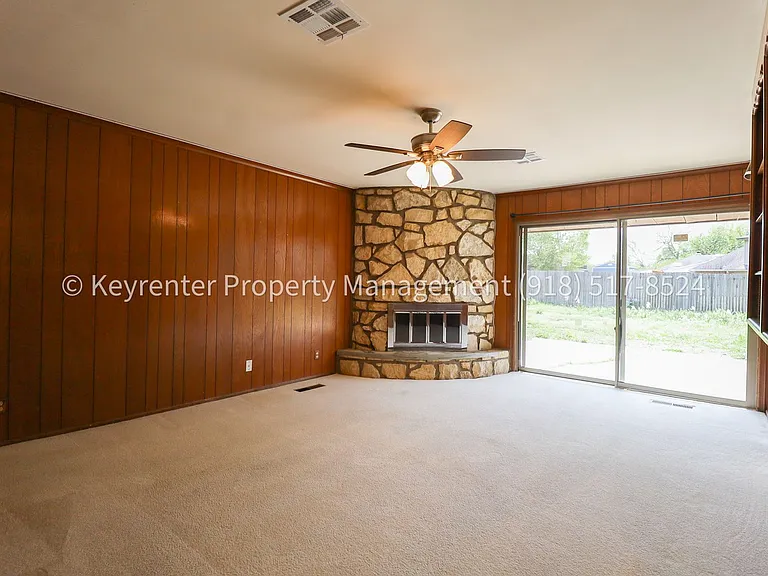 6828 E 47th St S — Photo 13
