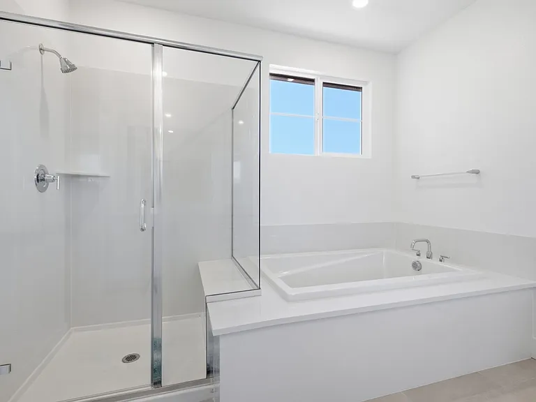2681 Dashwood St — Photo 32