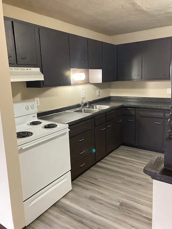 2 bed, 1.0 bath, $999 — Photo 2