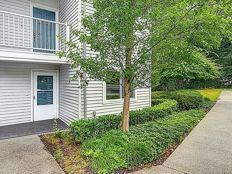 12670 NE 10th Pl #A104 — Photo 10