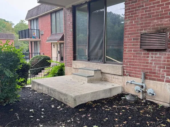 100 E Glenolden Ave #B-11, Glenolden, PA 19036