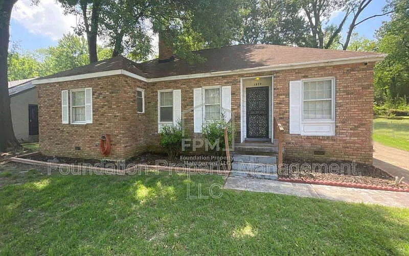 1579 Haywood Ave