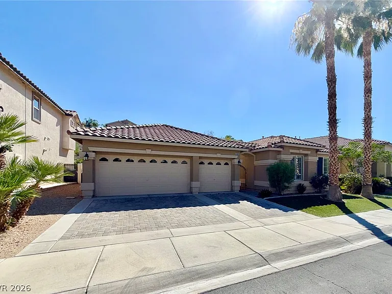 1405 European Dr — Photo 2