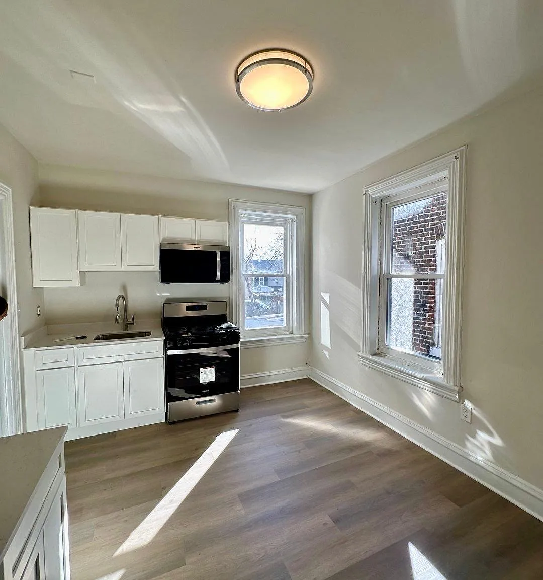 119 Tyler St — Photo 2