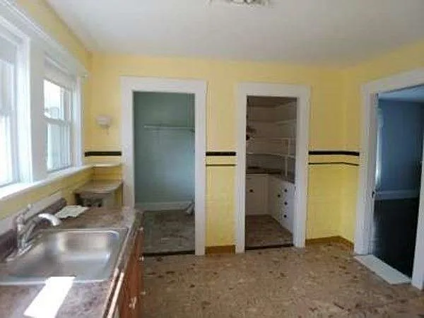 386 Union Ave — Photo 7