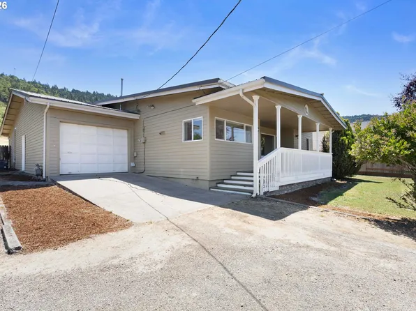 1402 Lookingglass Rd, Roseburg, OR 97471