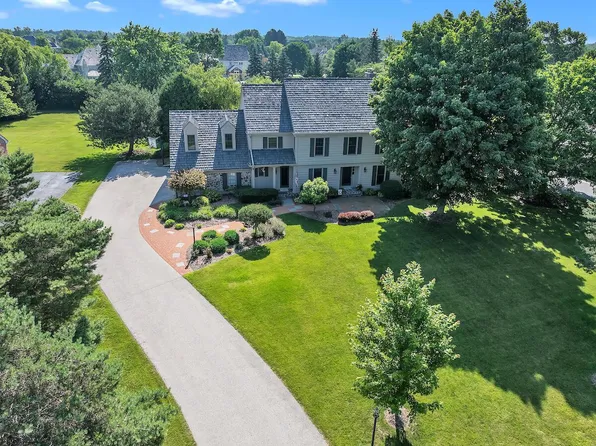 10426 North Haddonstone PLACE, Mequon, WI 53092