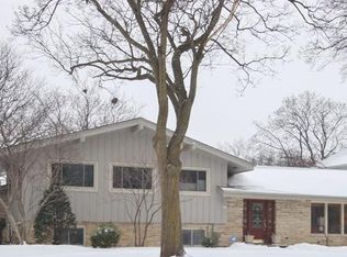 5563 W Jackson Park Dr, Milwaukee, WI