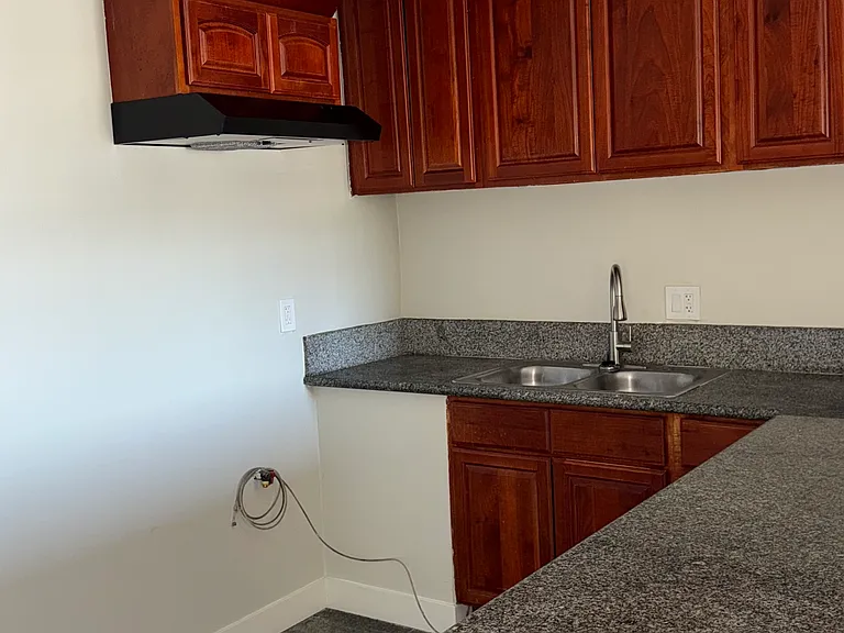 2915 Lowell Ave #8 — Photo 2