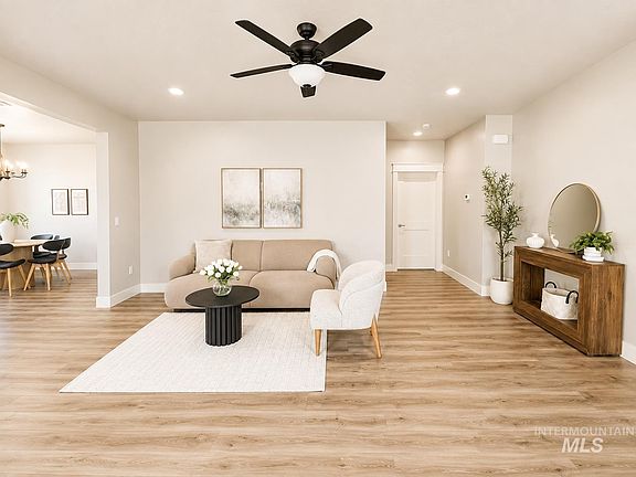 5th image of 750 S Cassandra Ave