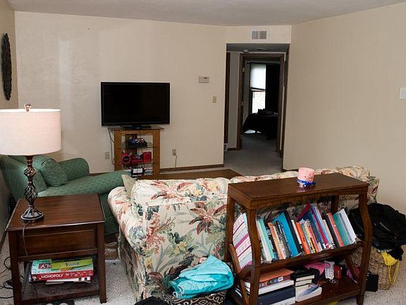 4th image of N114W16700 Crown Dr Unit 8