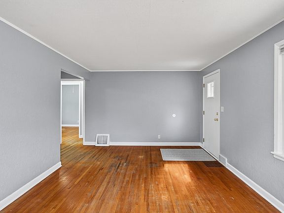 5th image of 5037 Camden Ave N