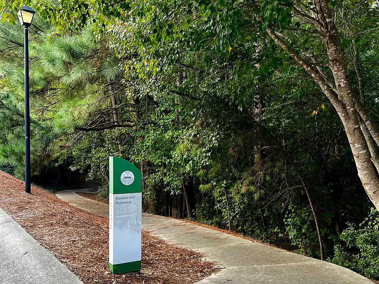 This townhome is steps away from the beautiful Haddon Hall greenway!