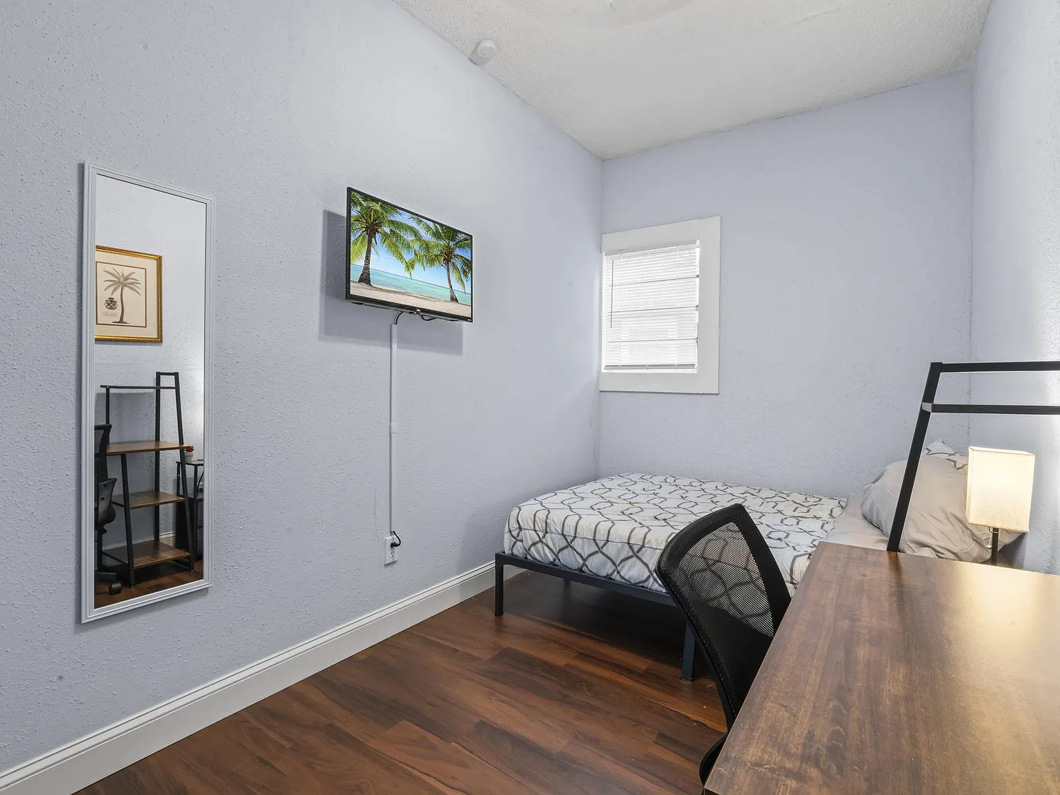 4 bed, 3.0 bath, 1750 sqft, $659 — Photo 2
