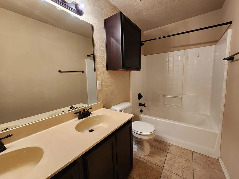 622 Creekside Cir — Photo 20