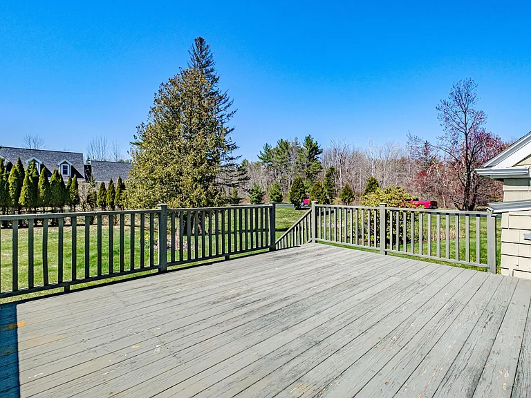 Back deck (has been re-stained since this photo was taken)