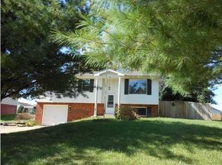 5011 Providence Dr, Newburgh, IN 47630