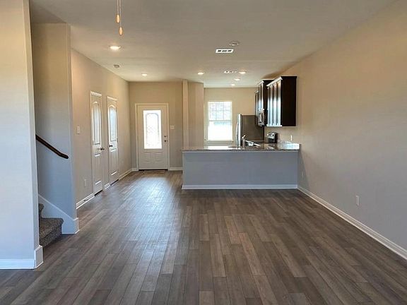 2nd image of 273 Mount Vernon Way