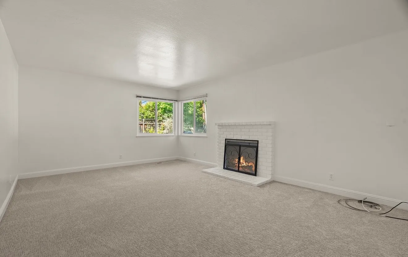 3 bed, 1311 sqft, $3,500 — Photo 2