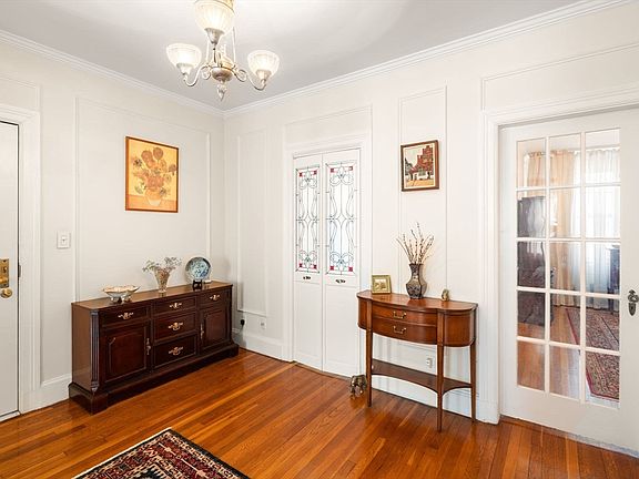 3rd image of 325 Tappan St APT 6