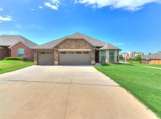 5512 Cheyenne Rd, Warr Acres, OK 73132