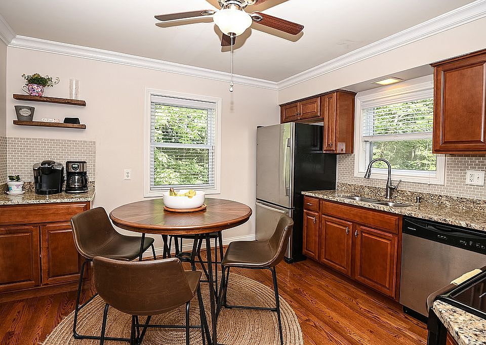 1st image of 60 Arlington Pl