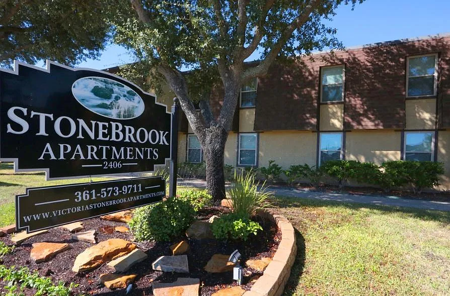 StoneBrook Apartments — Photo 1