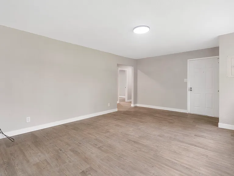 1607 W Lynn St — Photo 7