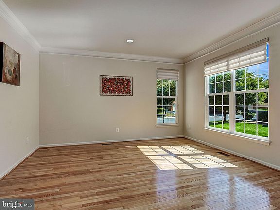 3rd image of 43231 Baltusrol Ter