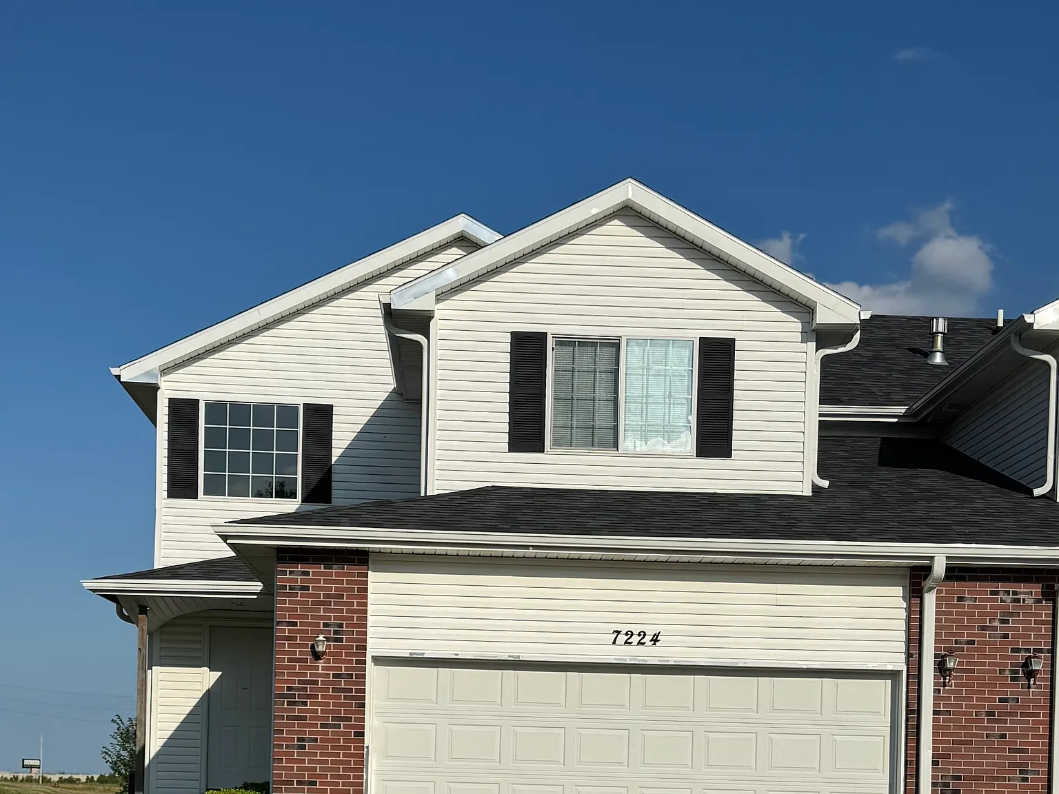 4 bed, 4.5 bath, 2181 sqft, $2,200 — Photo 1