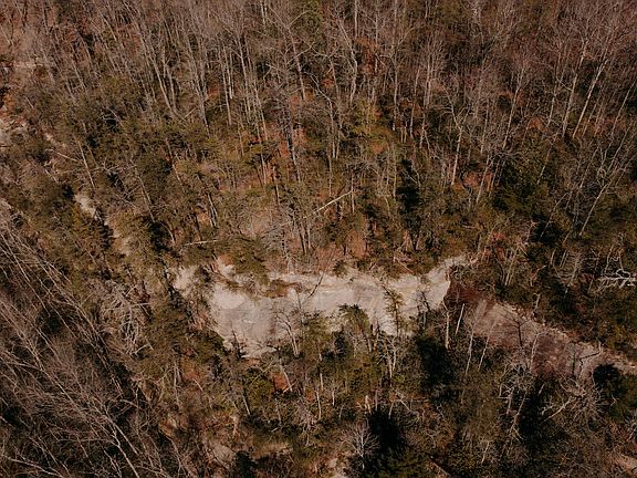 4th image of 424 Spirit Way