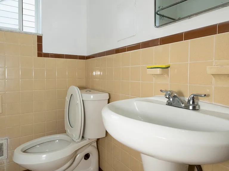3174 Sherbrooke Rd — Photo 9