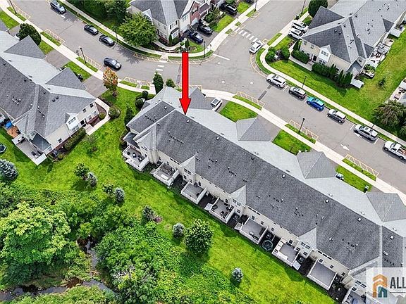 5th image of 64 Andrews Way