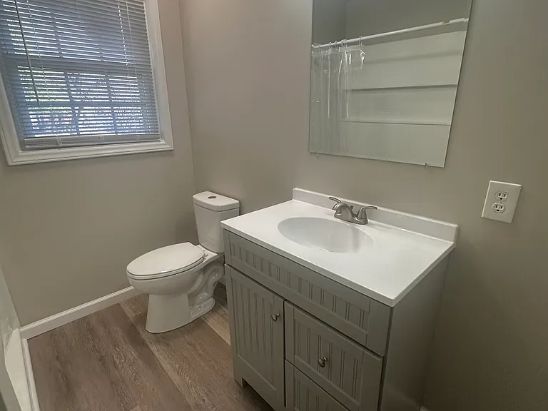 1815 Fargo Dr — Photo 2