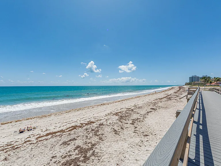 3939 Ocean Dr #201B — Photo 3