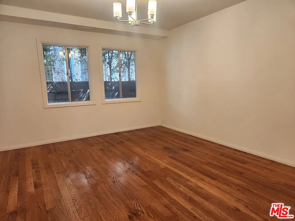 1 bed, 1.0 bath, 950 sqft, $2,650 — Photo 3