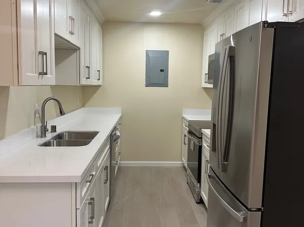 1341 Drake Dr APT A, Davis, CA 95616