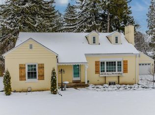 8020 N Poplar Dr, Fox Pt, WI 53217