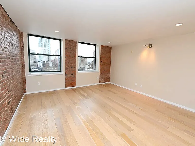 726-28 Market St #904 — Photo 22