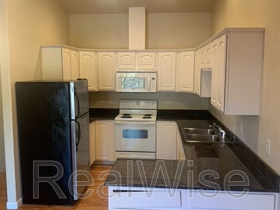 4th image of 205 Classick Dr