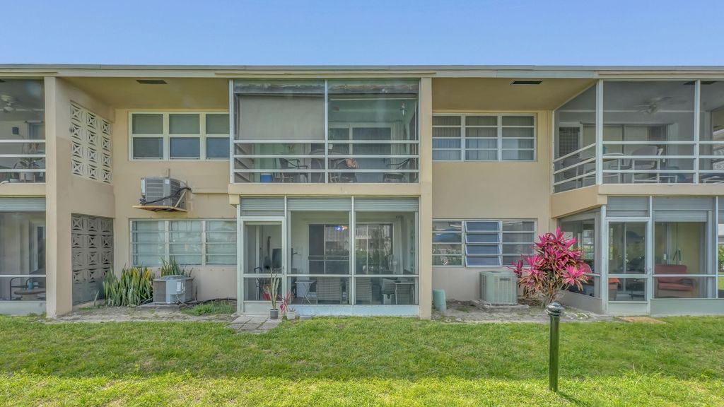 298 SE 6th Avenue #2, photo 4