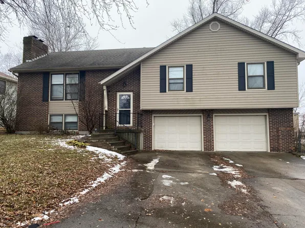 1522 W Broadmoor Ln, Marshall, MO 65340