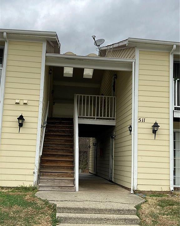 1st image of 511 Mystic Dr APT D