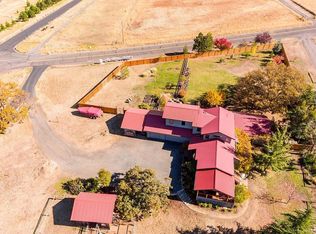 11233 Corp Ranch Rd, Ashland, OR 97520