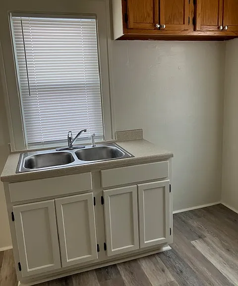 308 E Virginia Ave — Photo 9