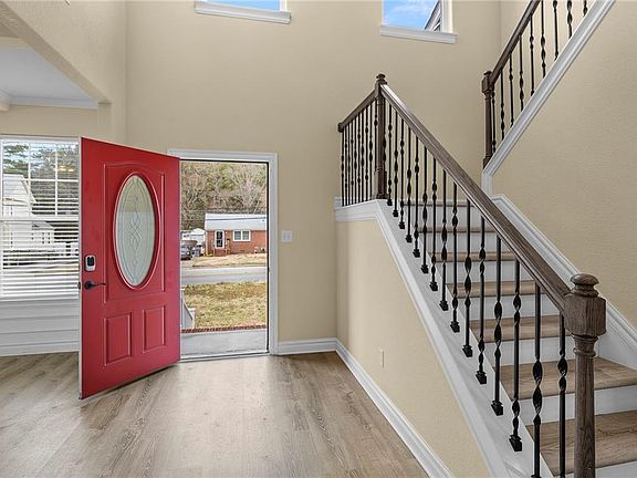 3rd image of 710 Beach Rd