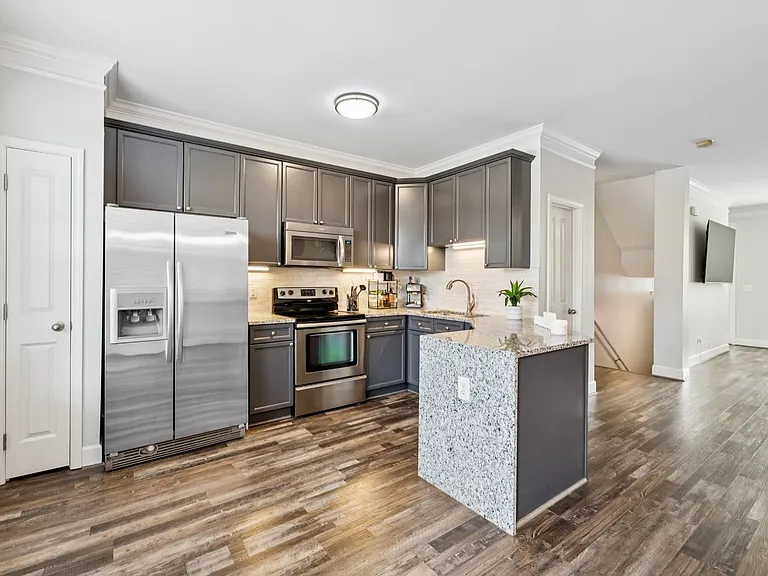 4705 Brighton Village Dr — Photo 11